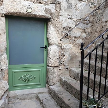 La Garde Adhemar, L'Escalier Medieval 外观 照片