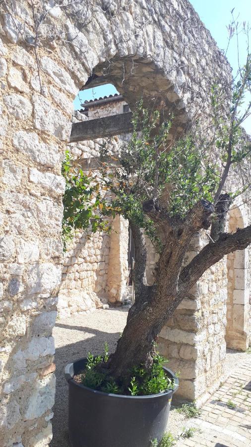 La Garde Adhemar, L'Escalier Medieval 外观 照片