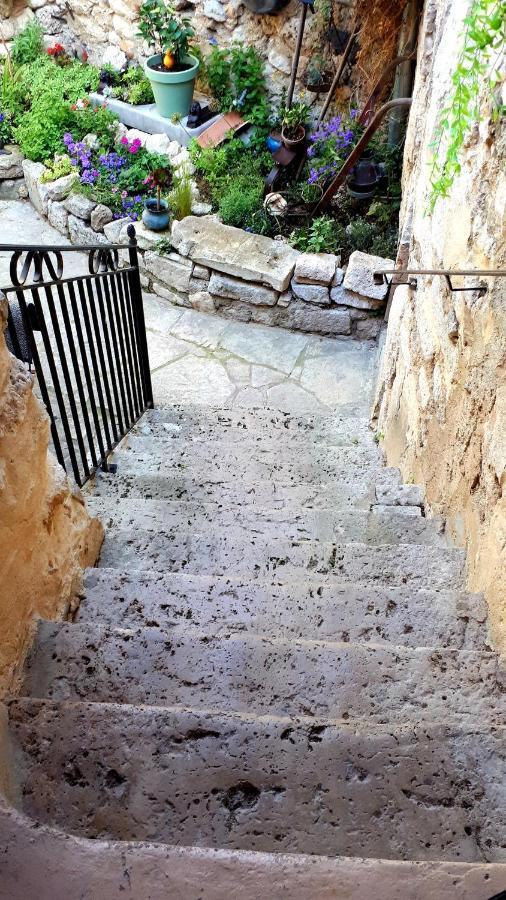 La Garde Adhemar, L'Escalier Medieval 外观 照片