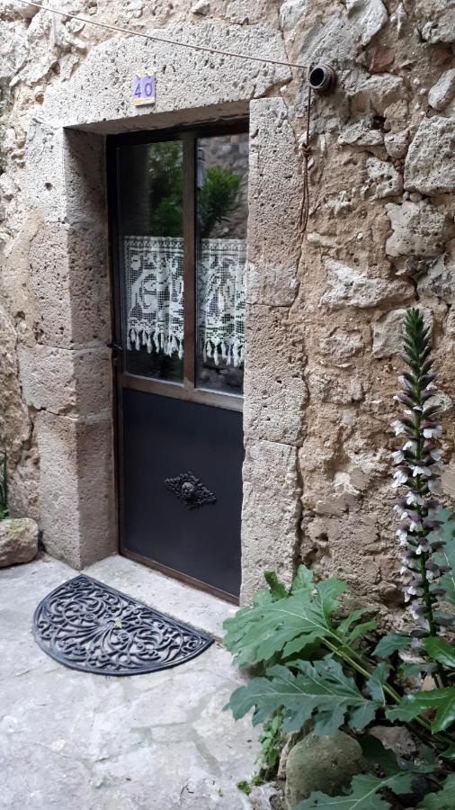 La Garde Adhemar, L'Escalier Medieval 外观 照片
