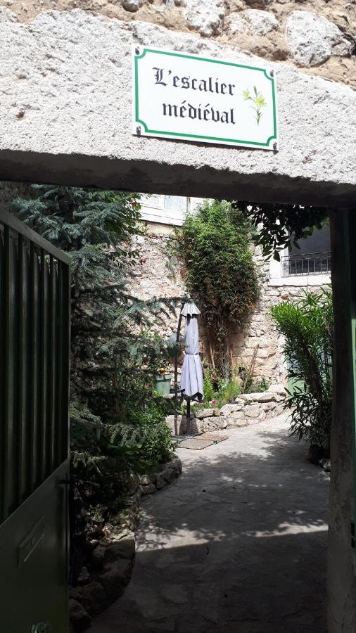 La Garde Adhemar, L'Escalier Medieval 外观 照片