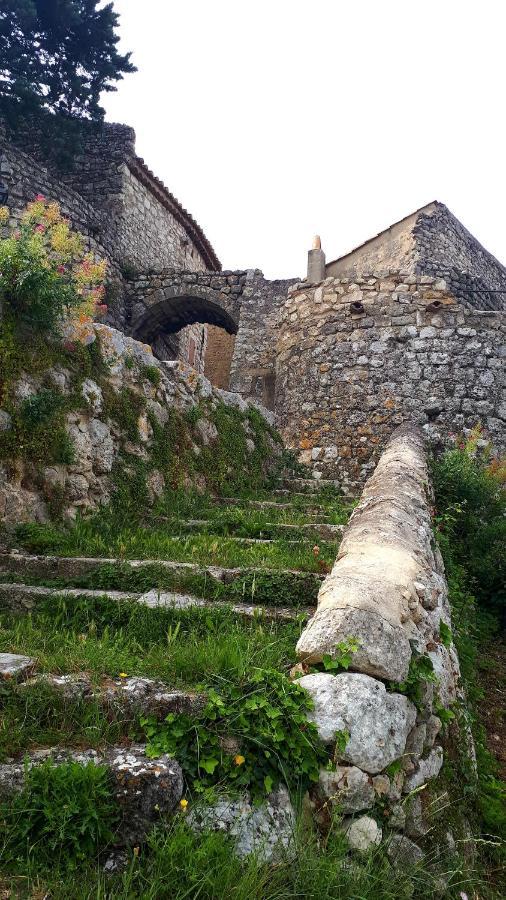 La Garde Adhemar, L'Escalier Medieval 外观 照片