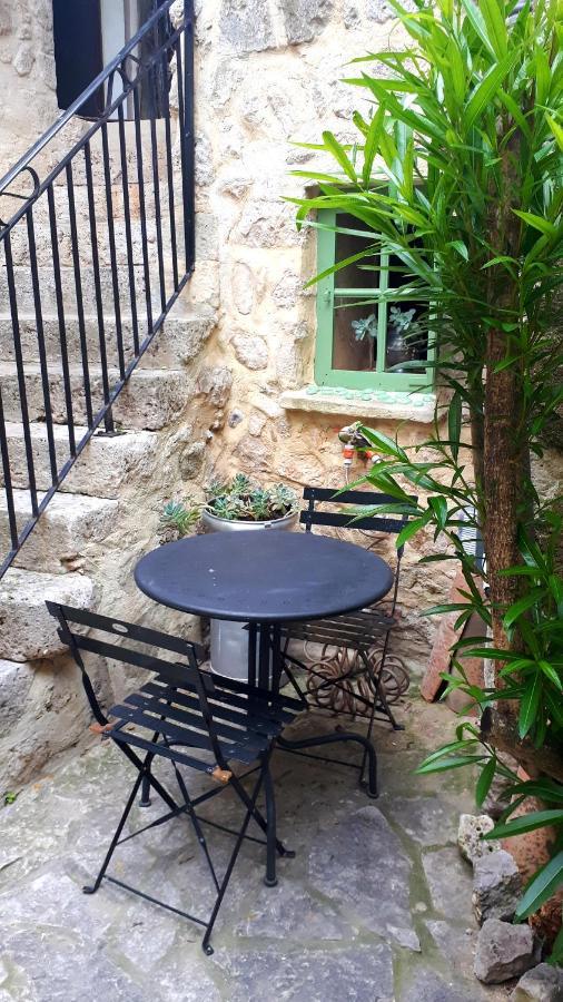 La Garde Adhemar, L'Escalier Medieval 外观 照片