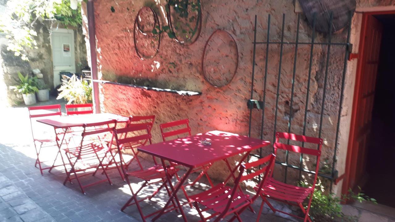 La Garde Adhemar, L'Escalier Medieval 外观 照片