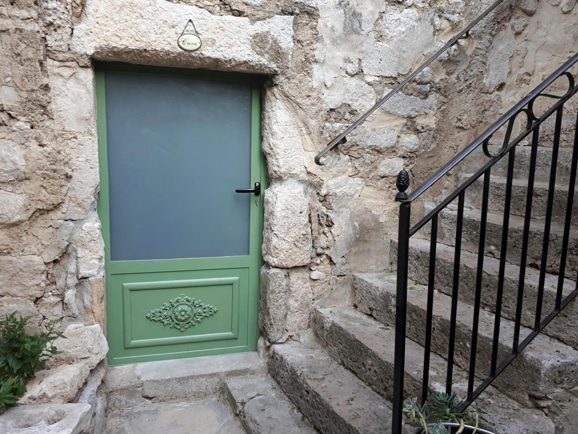 La Garde Adhemar, L'Escalier Medieval 外观 照片