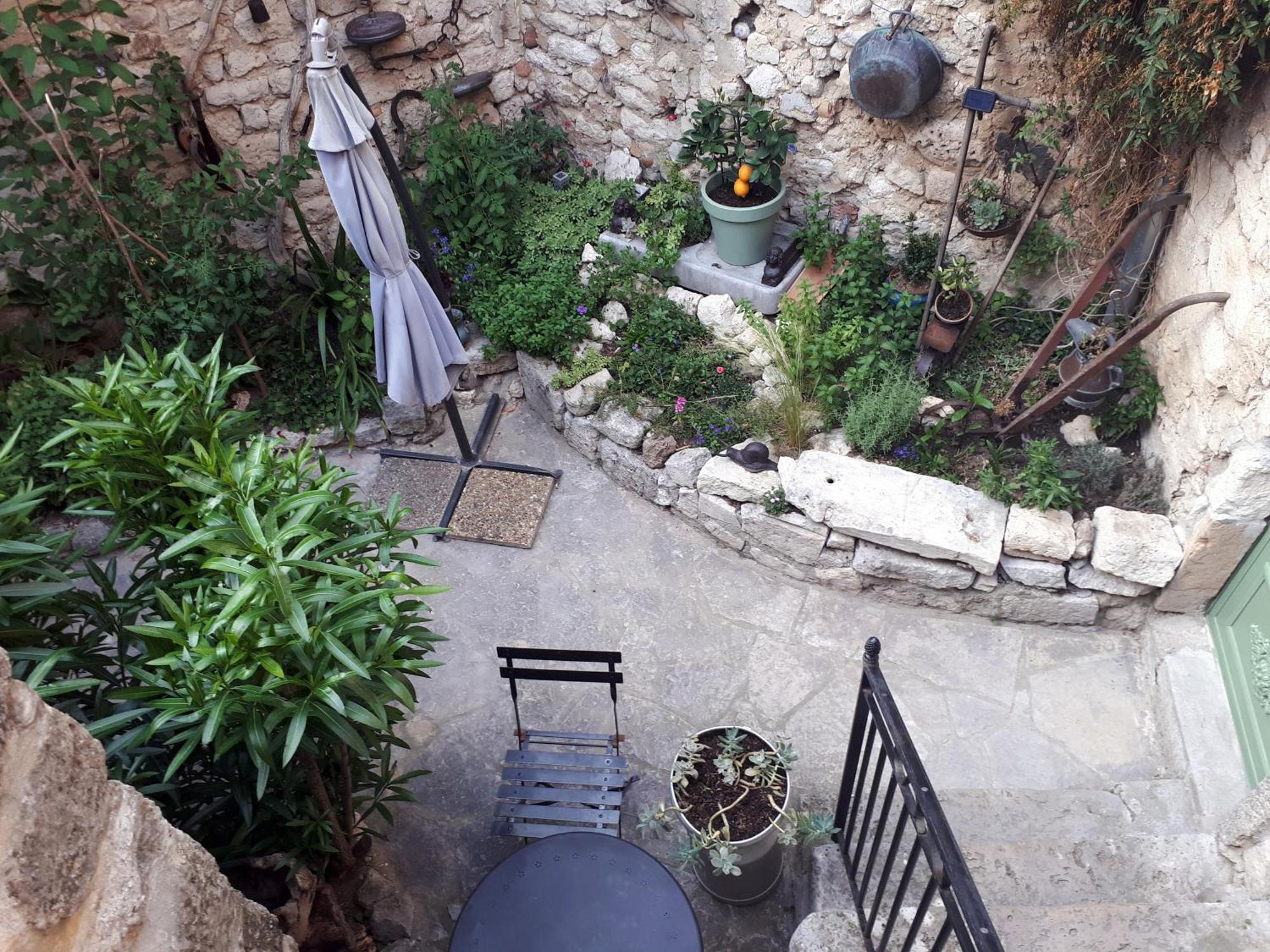 La Garde Adhemar, L'Escalier Medieval 外观 照片
